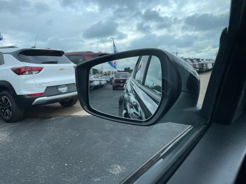 Used 2024 Nissan Kicks SR FWD image 29