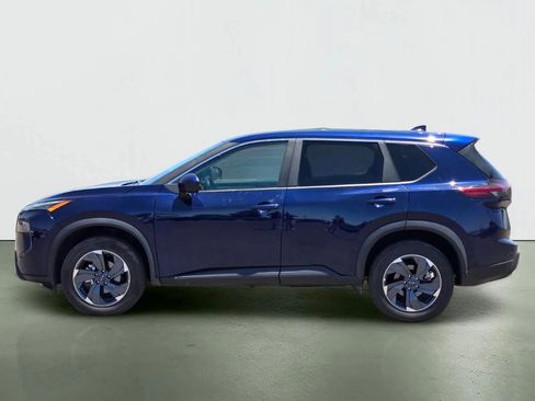 Used 2025 Nissan Rogue SV FWD image 3