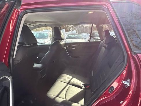 Used 2023 Toyota RAV4 XLE Premium image 29