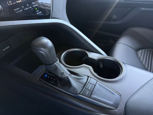 Used 2023 Toyota Camry SE FWD image 18