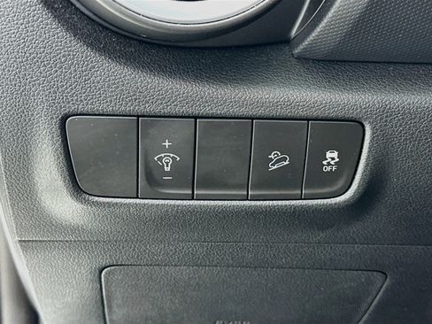 Used 2023 Hyundai Kona SE w/ Cargo Package image 10