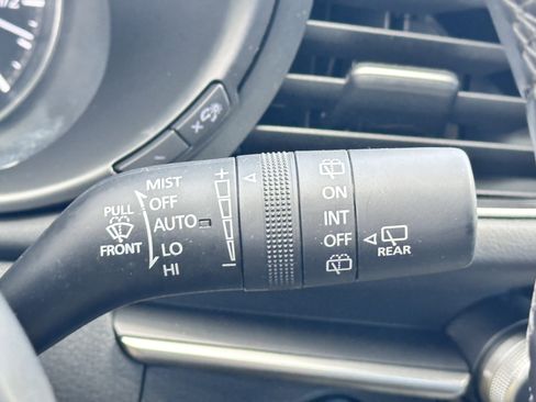Used 2023 MAZDA MAZDA3 s FWD image 32