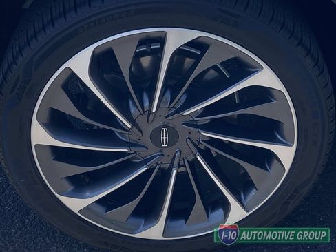 Used 2022 Lincoln Aviator Reserve w/ Equipment Group 201A AWD/4WD image 8