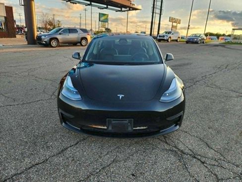 Used 2022 Tesla Model 3 RWD image 9