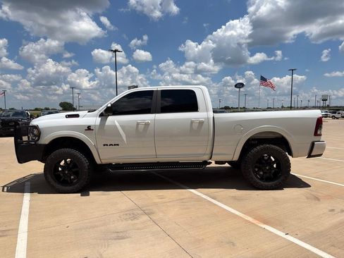 Used 2022 RAM 2500 Big Horn w/ Night Edition AWD/4WD image 5