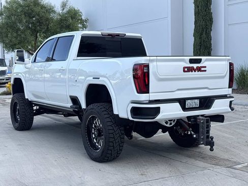 Used 2024 GMC Sierra 2500 Denali Ultimate AWD/4WD image 5
