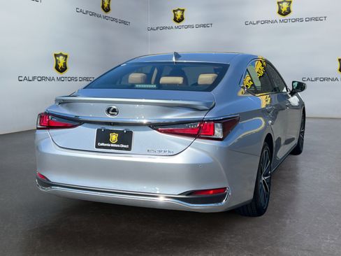 Used 2025 Lexus ES 300h w/ Premium Package FWD image 5