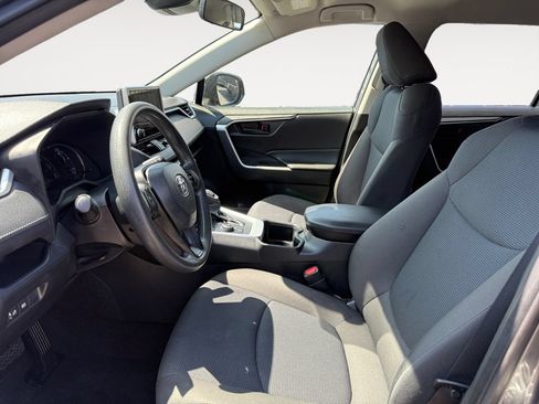 Certified 2025 Toyota RAV4 LE AWD/4WD image 9
