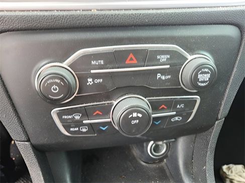 Used 2023 Dodge Charger SXT image 18