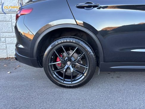 Used 2020 Alfa Romeo Stelvio w/ Nero Edizione image 11