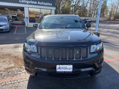 Used 2015 Jeep Grand Cherokee Altitude image 3
