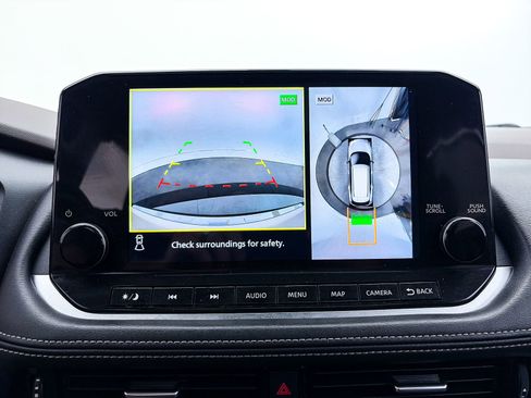 Used 2022 Nissan Rogue Platinum w/ Head-Up Display Package image 8