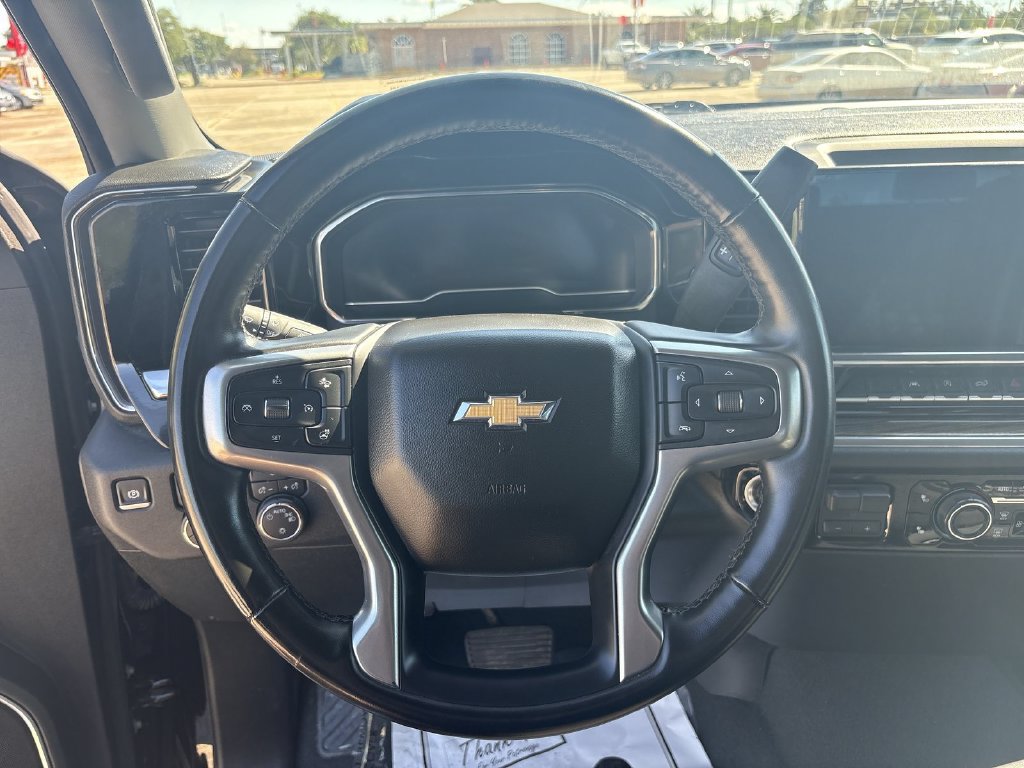 Used 2025 Chevrolet Silverado 1500 LT RWD image 16