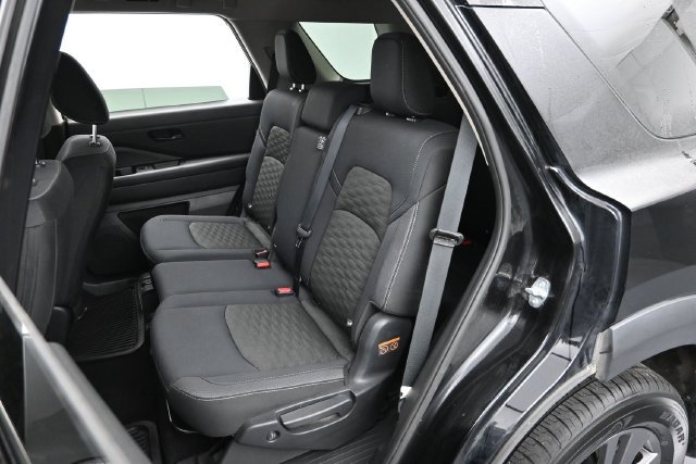 Used 2024 Nissan Pathfinder S FWD image 24
