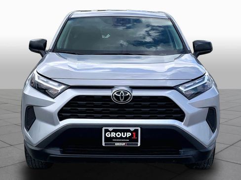 Used 2024 Toyota RAV4 LE AWD/4WD image 4