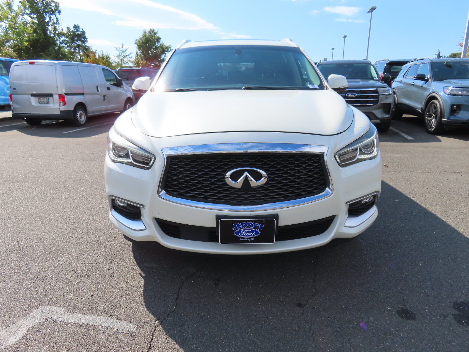 Used 2016 INFINITI QX60 Luxe w/ Premium Package AWD/4WD image 2