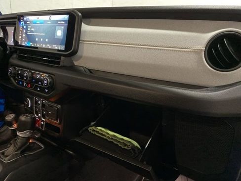 Used 2024 Jeep Wrangler Unlimited image 82