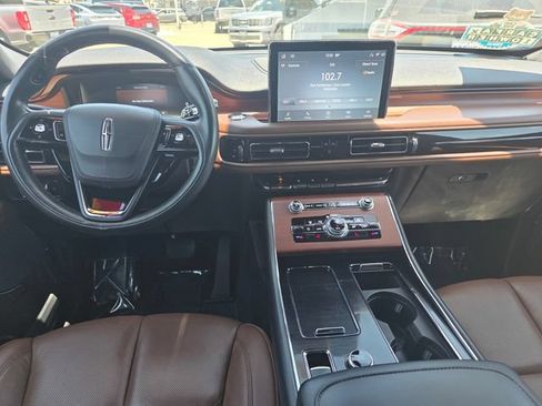 Used 2023 Lincoln Aviator Reserve RWD image 13