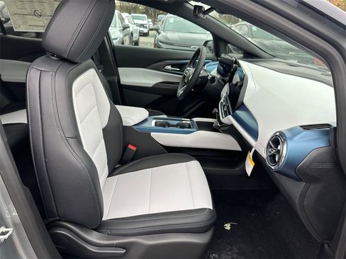 New 2026 Chevrolet Equinox EV LT image 23