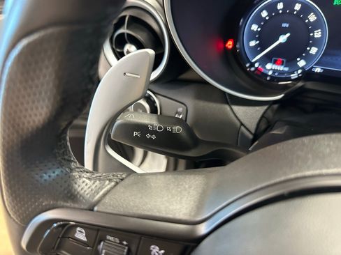 Used 2024 Alfa Romeo Giulia Veloce RWD image 19