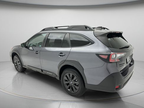 Used 2025 Subaru Outback Onyx Edition AWD/4WD image 4