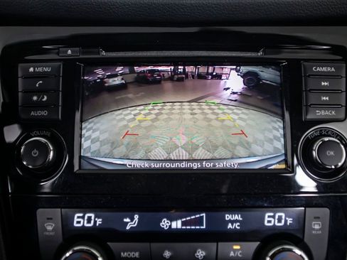 Used 2019 Nissan Rogue SV FWD image 28