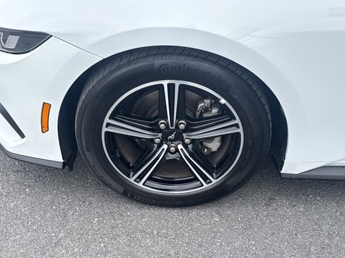 Used 2025 Ford Mustang Premium image 10