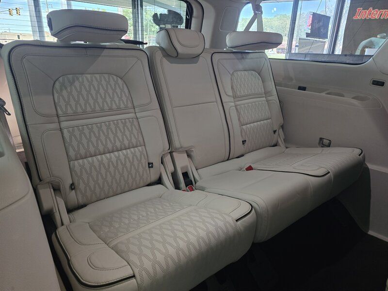 Used 2018 Lincoln Navigator L Black Label AWD/4WD image 24