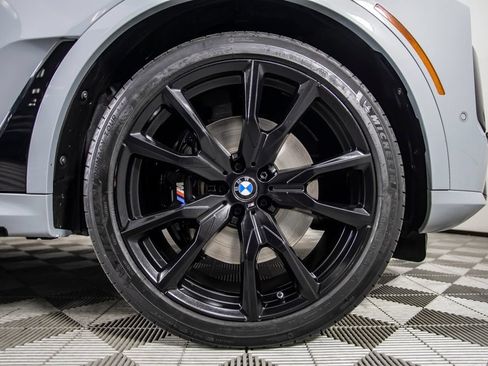 Used 2024 BMW X7 xDrive40i w/ M Sport Package AWD/4WD image 44