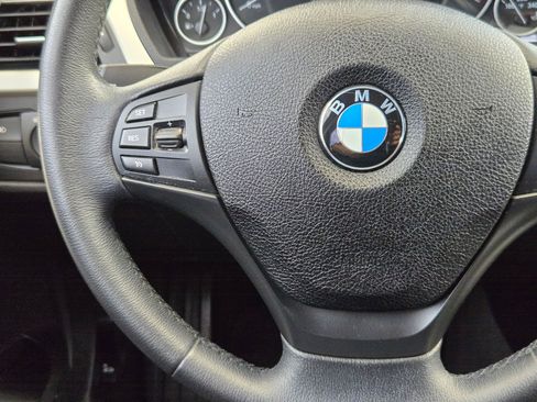 Used 2018 BMW 320i Sedan RWD image 19