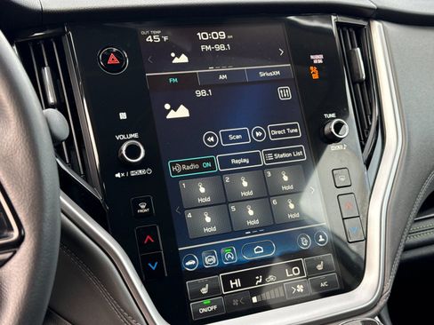 Used 2025 Subaru Outback Onyx Edition image 21