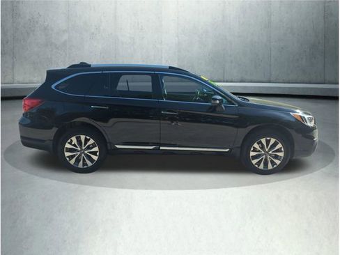 Used 2017 Subaru Outback 2.5i Touring AWD/4WD image 7