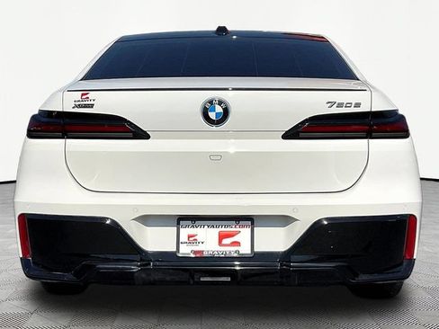Used 2025 BMW 750e xDrive w/ Premium Package AWD/4WD image 6