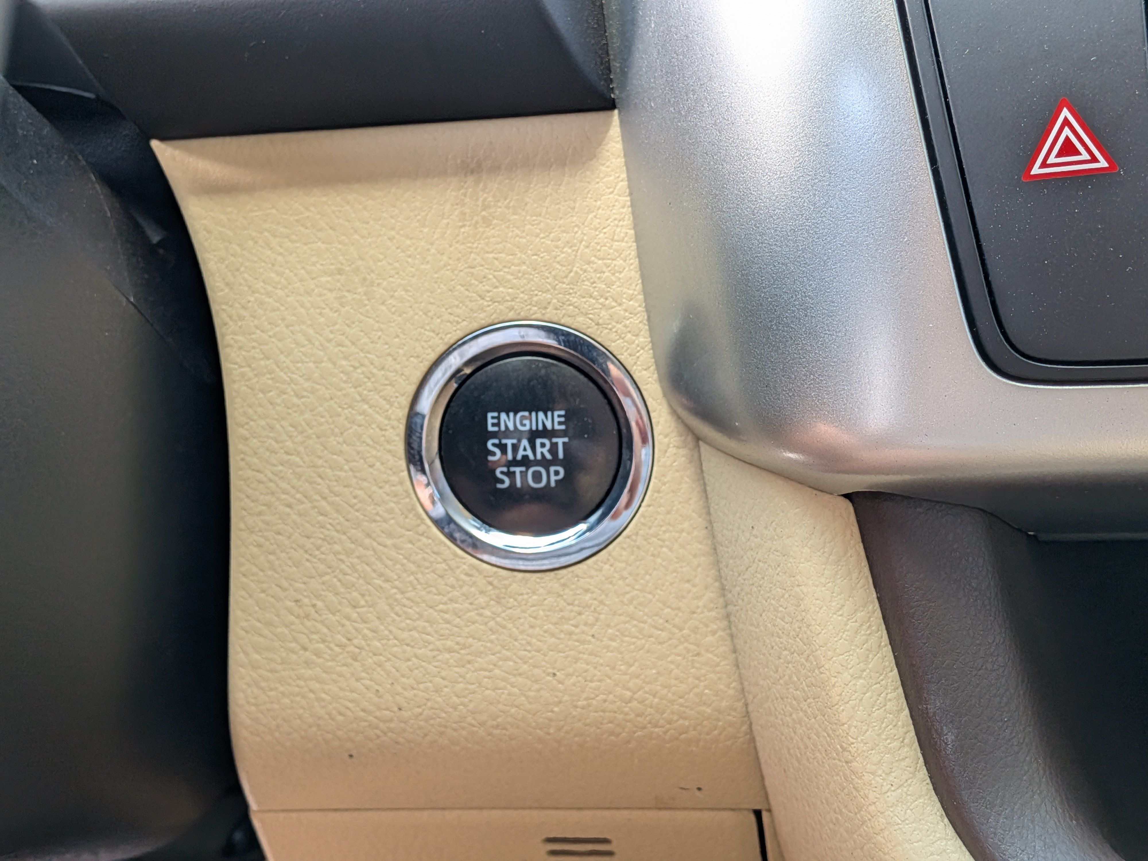 Used 2015 Toyota Highlander Limited w/ Driver Technology Package FWD image 31