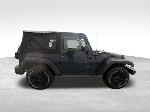 Used 2018 Jeep Wrangler Sport AWD/4WD image 6
