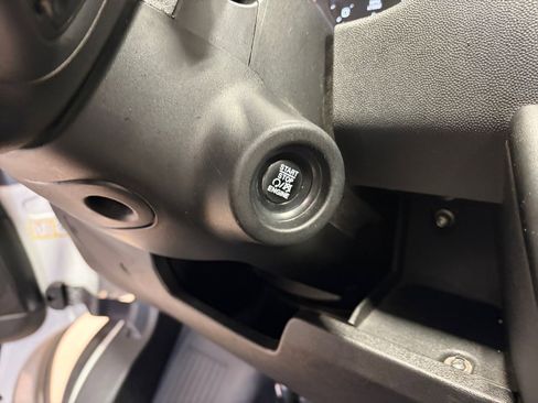 Used 2025 RAM ProMaster 3500 w/ Convenience Group image 25