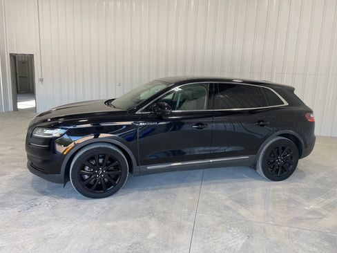 Used 2023 Lincoln Nautilus Reserve w/ Monochromatic Package image 3