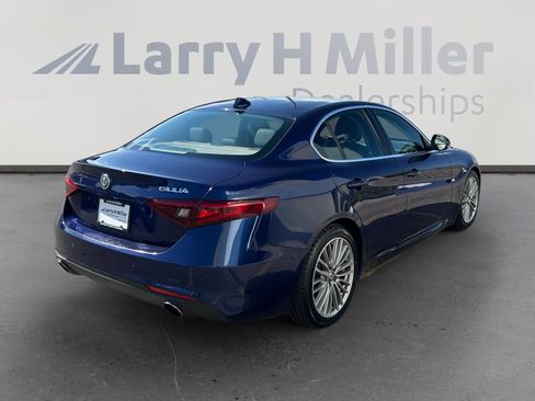 Used 2017 Alfa Romeo Giulia Ti RWD image 6