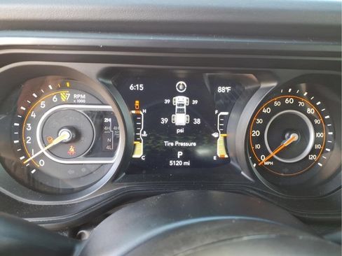 Used 2025 Jeep Gladiator Rubicon AWD/4WD image 22