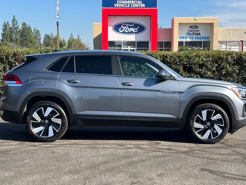 Used 2024 Volkswagen Atlas Cross Sport SE image 8