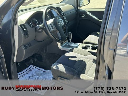 Used 2010 Nissan Pathfinder SE AWD/4WD image 11