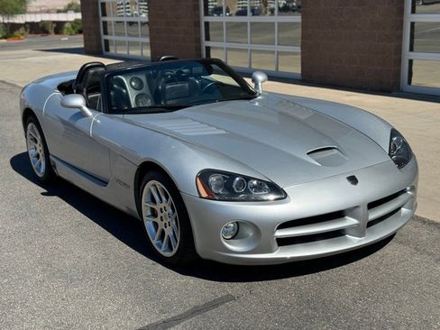 Used 2003 Dodge Viper SRT-10 image 2