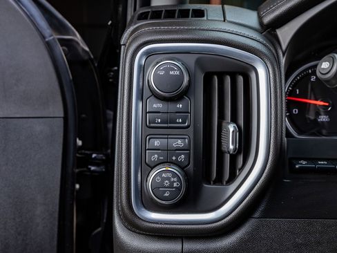 Used 2020 Chevrolet Silverado 2500 LTZ w/ LTZ Premium Package image 18