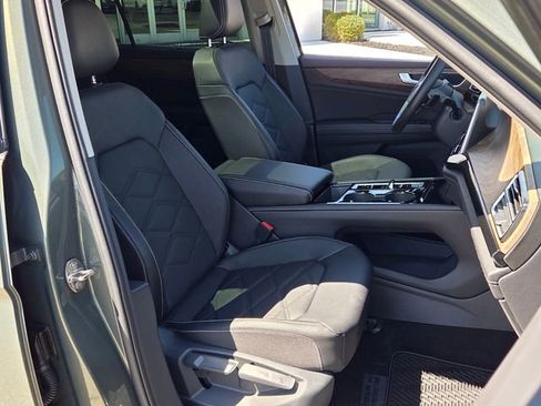 Used 2026 Volkswagen Atlas SE FWD image 18