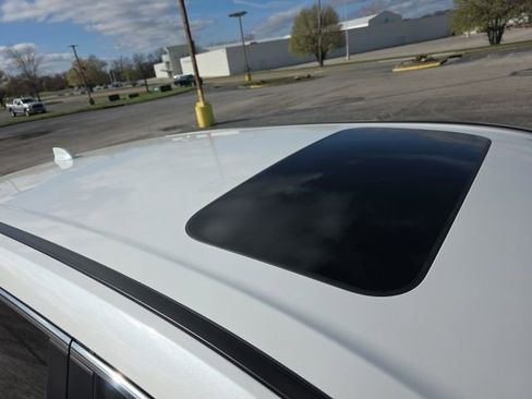 Used 2025 Honda CR-V EX image 8