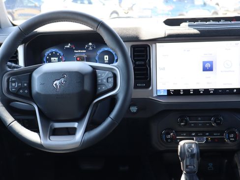 New 2025 Ford Bronco Outer Banks w/ Sasquatch Package image 13