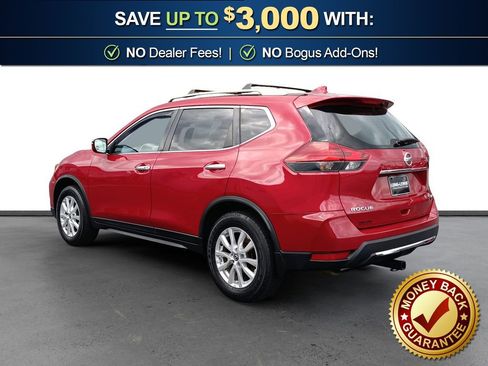 Used 2017 Nissan Rogue SV image 4