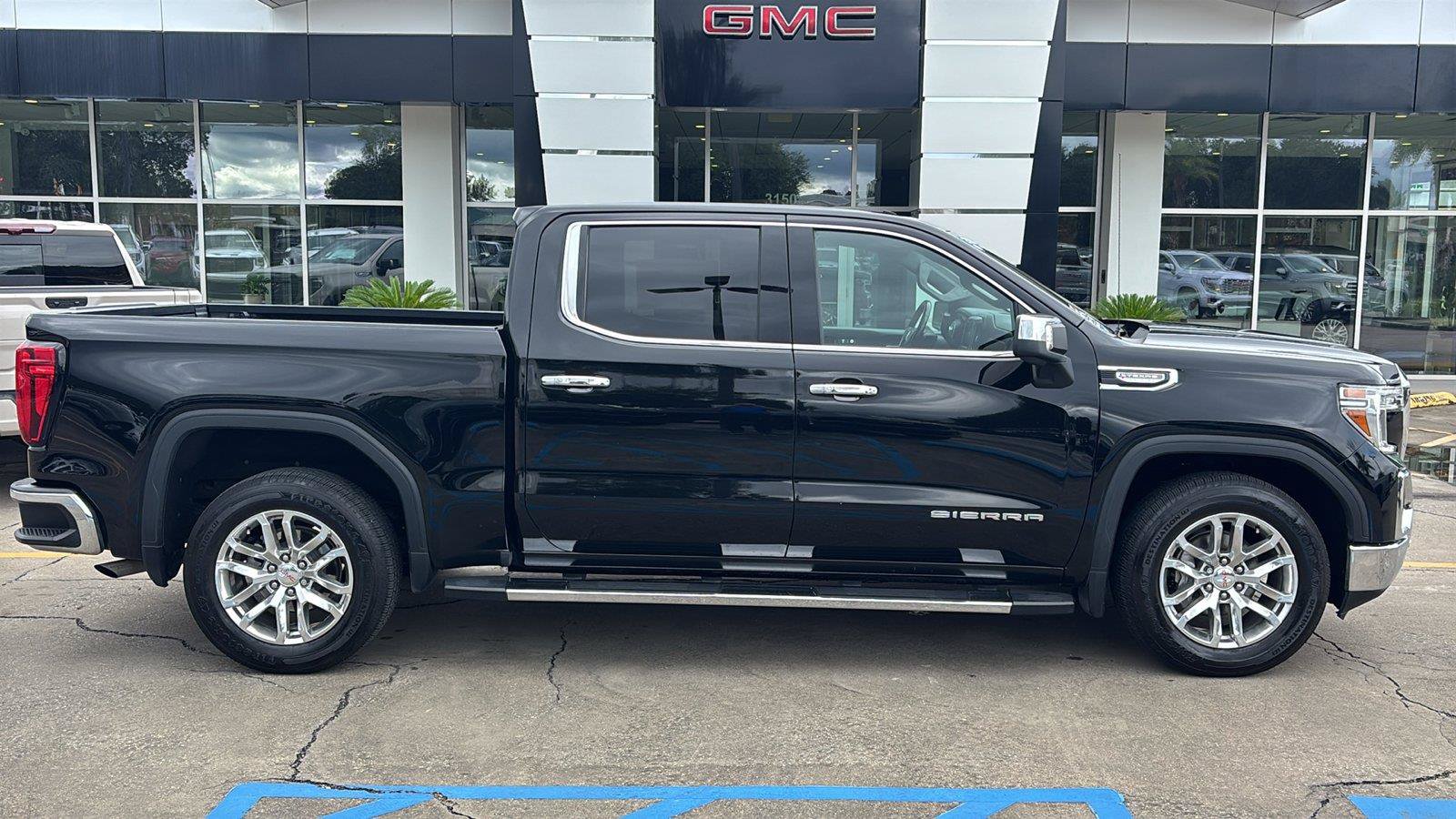 Used 2021 GMC Sierra 1500 SLT RWD image 9