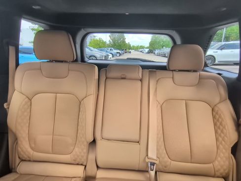 Used 2024 Jeep Grand Cherokee Summit AWD/4WD image 12