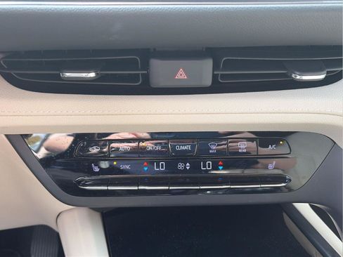 Certified 2023 Buick Envision Essence AWD/4WD image 30